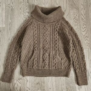 Carraig donn Cable knit Aran sweater M